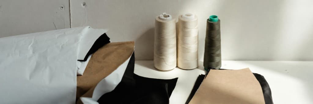 Tailoring supplies and thread spools